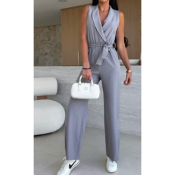 Combinaison pantalon fluide dans une matière très légère.