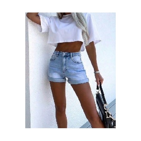 Short en jean femme avec une matière Stretch et confortable.