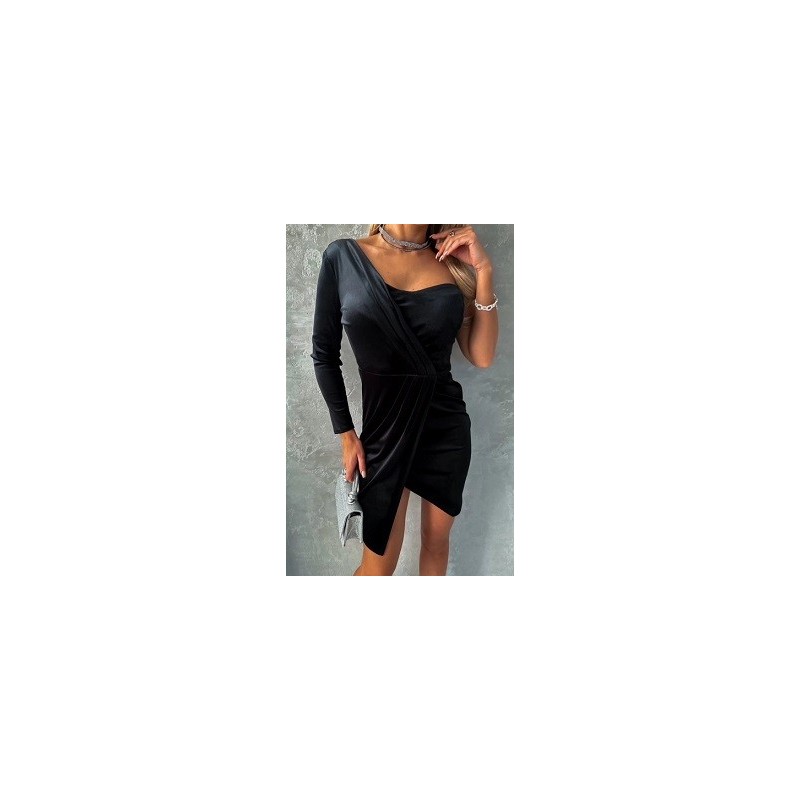 Robe courte, manches longues.