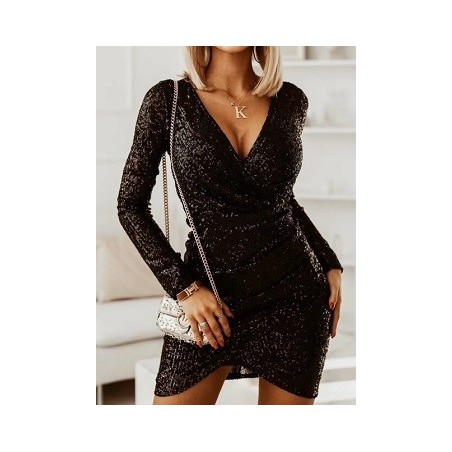 Robe courte de soirée à paillettes.