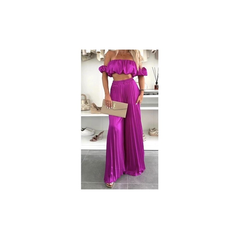 Ensemble 2 pièces : haut + pantalon Haut : Top bardot élastiqué, sans manches, froncé Bas : Ensemble 2 pièces : haut + pantalon Haut : Top bardot élastiqué, sans manches, froncé Bas :
