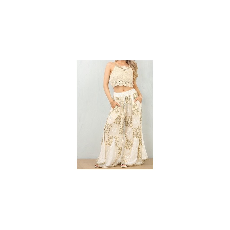 Ensemble bohème crochet  – Élégance  Adoptez un look frais et raffiné avec cet ensemble deux pièces composé d’un top crochet