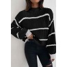 Pull à rayures.