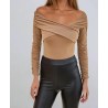 Body à col V décollecte avec empiècements croisé effet bardot.