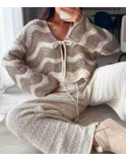 Pull en laine à lacets