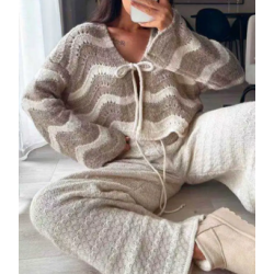 Pull en laine à lacets